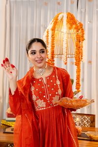 Traje Tradicional Hindú-Pakistaní para Mujer, Salwar Kameez de Seda Chanderi con Bordado, Corte Holgado y Largo hasta el Suelo, Ideal para Bodas - Product Image 4