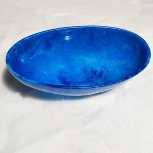 Plato Decorativo de Resina Hecho a Mano con Patrón de Mármol Inspirado en el Océano para Servir Quesos, Tapas y Aperitivos - Product Image 3