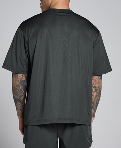 เสื้อยืดคอกลมแขนสั้นสีดำล้วนทรงโอเวอร์ไซส์สำหรับผู้ชายสั่งทำพิเศษ เนื้อผ้าถัก 100% คอตตอน ระบายอากาศได้ดี แห้งเร็ว สไตล์ลำลองแนวสตรีทแวร์ - Product Image 2