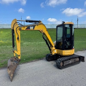 Maquinaria para Movimiento de Tierras: Miniexcavadora Cat 305 CR Premium Usada para Contratistas de Construcción que Buscan un Tamaño Compacto y una Excavación Potente - Product Image 1