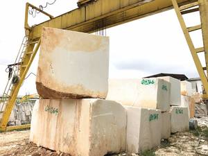 Bloques de Mármol Blanco Natural Sólido para Proyectos de Construcción a Gran Escala, Material de Piedra Cruda de Alta Calidad de Vietnam - Product Image 6