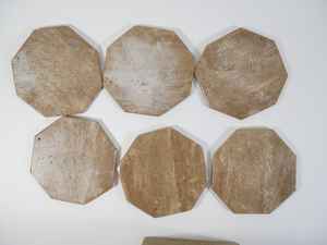 Posavasos de Mármol Marrón Estilo Vintage, Juego de Posavasos de Piedra Natural Resistente con Soporte - Product Image 4