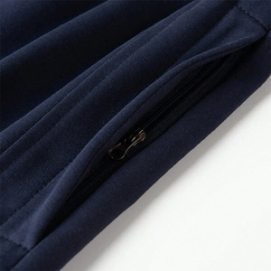 Ensemble de survêtement en coton biologique éco-responsable et durable avec logo personnalisé, en polyester recyclé, pour les marques éthiques - Product Image 4
