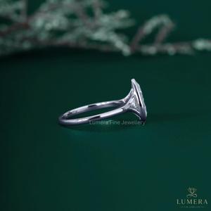 Anillo de Diamante Solitario de Lujo con Corte Pera, Oro Blanco de 14K/18K, Engaste de Bisel, Diamante Cultivado en Laboratorio, Anillo de Compromiso Minimalista, Anillo de Boda - Product Image 4
