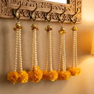 Guirlande suspendue de fleurs de marguerite artificielles avec perles, ensemble de 6 pour la décoration de mariage, de la maison, de Diwali, de la Pooja, de la porte et des murs - Product Image 3