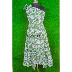 Tunique mi-longue décontractée à épaules dénudées, faite main, moulante, féminine, imprimé floral élégant, écologique, confortable, pour fête et plage - Product Image 4