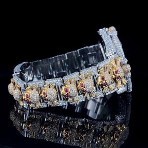 นาฬิกาควอตซ์ดีไซน์ใหม่สไตล์โกธิค ตัวเรือนรูปทรงกรงเล็บเชื่อมด้วยมือ  สามารถสลักโลโก้ได้  พร้อมจี้ห้อยสไตล์โกธิค นาฬิกาโมอิสซาไนต์สำหรับผู้ชาย - Product Image 2