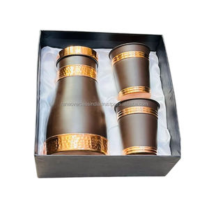 Vente en gros de haute qualité Bouteille d'eau en cuivre pur Gift Set Plusieurs options de conception et de tailles à des prix raisonnables - Product Image 5