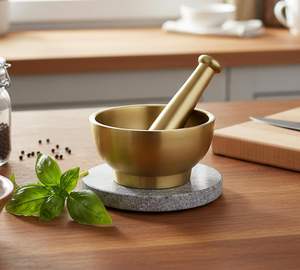 Mortier et pilon en laiton pour cuisine, traditionnel Okhli Imam Dasta Kharal Kundi, pour moudre les épices et les herbes - Product Image 2