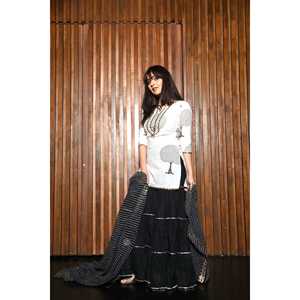 Ensemble jupe en mousseline de soie noir et blanc en métal, taille XS, hauts à manches trois-quarts - Product Image 3