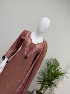 Conjunto de diseñador con espejo y bordado, top con diseño de leopardo y pantalón palazzo con dupatta, completamente cosido y listo para usar. - Product Image 3