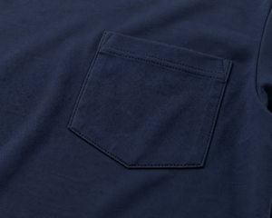 Camiseta de Hombre Azul Marino con Bolsillo, 100% Algodón, Corte Regular, Cuello Redondo, Manga Corta, Color Sólido, Tejido Jersey - Product Image 3