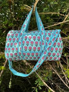 Elegante Bolsa de Lona Acolchada de Algodón para Viajes y Gimnasio – Bolso de Fin de Semana Ligero con Gran Capacidad y Transporte Cómodo - Product Image 4