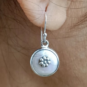 Boucles d'oreilles faites à la main en argent sterling 925 avec perles de culture d'eau douce, pierres précieuses blanches, bijoux pour femme, pierre de naissance de juin - Product Image 4
