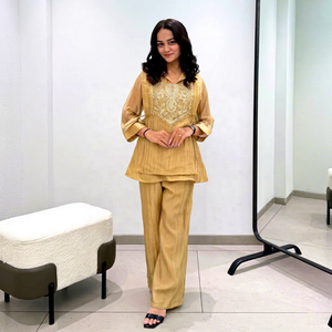New Collection Casual <b>Ladies</b> Kurti Pant With <b>Shrug</b> for Party Wear Available at Affordable Price from India for Export - Product Image 1