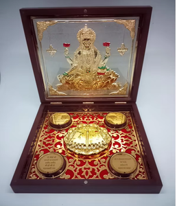 Ensemble d'idoles de la déesse Lakshmi plaqué or, fait main, avec boîte cadeau pour la décoration de la pooja, les mariages, les anniversaires et les cadeaux festifs - Product Image 1