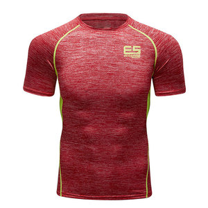 เสื้อยืดคอมเพรสชั่นผู้ชาย พิมพ์โลโก้ตามสั่ง สำหรับออกกำลังกายและวิ่งจ๊อกกิ้ง - Product Image 1