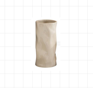 Vase de table en céramique froissée crème, finition mate, pour la décoration intérieure - Product Image 1