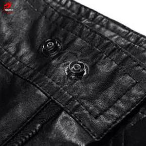 กางเกงหนังผู้ชายทรงโมเดิร์น ทนทาน ตะเข็บแข็งแรง ดีไซน์ยืดหยุ่น เหมาะสำหรับนักขี่มอเตอร์ไซค์และการสวมใส่ลำลองในชีวิตประจำวัน - Product Image 4