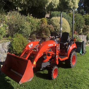 Tracteur agricole Kubota BX1880 à roues, 70 CV, 4 roues motrices, transmission par engrenages, machine agricole compacte - Product Image 3