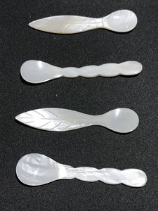 Cuchara y tenedor de nácar de proveedor vietnamita para postres, caviar y ocasiones especiales - Product Image 3