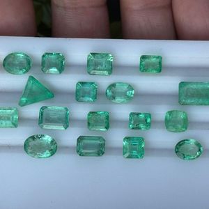 พลอยมรกตสีเขียวธรรมชาติจากโคลอมเบีย รูปทรงคละแบบ น้ำหนัก 1 ถึง 2 กะรัต คุณภาพ AA น้ำมันน้อย ขายส่ง ฟรีไซส์ กำลังเป็นที่นิยม - Product Image 6