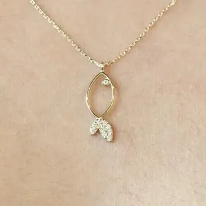 Colgante de Plata de Ley 925 con Baño de Rodio, Diseño de Pez Vintage, con Moissanita de Corte Brillante de 1 Quilate, Marca Tishya, para Mujer - Product Image 3