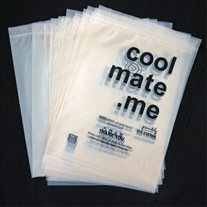 Sac de vêtement en vrac à partir de sacs écologiques d'amidon pour les détaillants éco-conscients et l'emballage de mode à grande échelle - Product Image 2