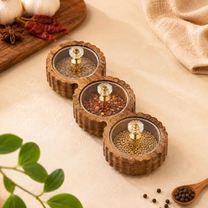 Tarro de especias de madera con tres compartimentos y tapas de vidrio, hecho a mano, estilo nórdico, para servir alimentos. - Product Image 4