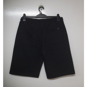 Shorts en tricot pour homme de qualité supérieure, conçus avec un matériau extensible, des poches latérales et une coupe décontractée pour un style de vie actif et un confort quotidien - Product Image 3