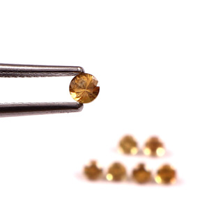 Saphir Jaune de Laboratoire 9mm Taillé Facetté Calibré Pierre Précieuse Non Montée Certifiée par un Certificat Externe pour la Fabrication de Bijoux Vente en Gros - Product Image 5