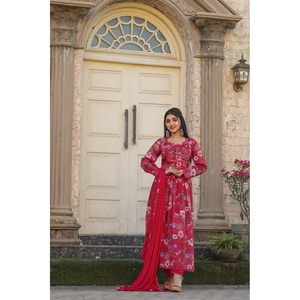DESIGNER CHINON IMPRIMÉ TRAVAIL AVEC COU MOTIF ROBE BAS AVEC DUPATTA ROUGE - Product Image 1