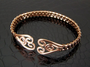 Brazalete de Metal de Alta Calidad, Diseño de Cobre Popular, Artesanía Metálica Hecha a Mano, Unisex, Diseño de Lujo - Product Image 5