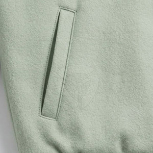 Veste de style universitaire pour homme New Look, vêtement d'extérieur moderne et décontracté, conçue pour l'hiver, pour un confort optimal, la mode urbaine et l'usage quotidien. - Product Image 6