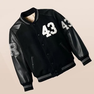 Veste universitaire pour la Saint-Valentin, veste rouge et noire de style Letterman, veste bomber avec motif cœur, cadeau pour elle, pour lui, pour les couples - Product Image 4