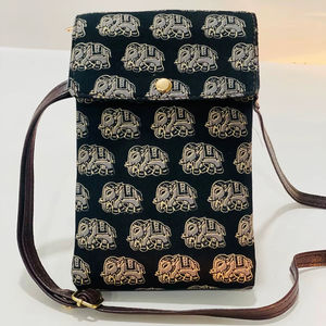 Bolso Bandolera Mini de Lujo con Estampado Floral Moderno Imperial Heritage, Diseño Étnico, Cierre Magnético de Terciopelo Suave - Product Image 1