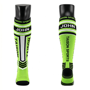 ถุงเท้าฮอกกี้น้ำแข็งไนลอนโพลีเอสเตอร์พรีเมียม 320 GSM สีเขียวนีออน-ดำ แผ่นผ้าออกแบบพิเศษ โลโก้ถักแบบกำหนดเอง - Product Image 1