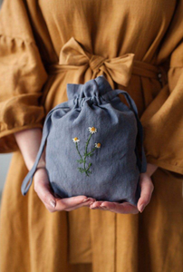 Sac cadeau en toile de jute biodégradable avec cordon de serrage pour les fêtes et les cadeaux de retour - Product Image 4