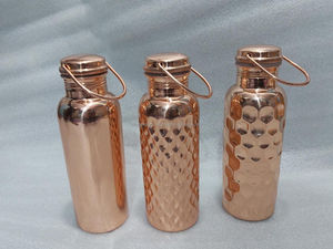 Best Verkopende Sportstijl Koperen Waterfles Met Dop Gezond Metaal Gehamerd Effen Ontwerp Topleverancier Voor Feesten Evenementen - Product Image 6