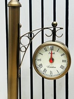 Reloj de Estilo Moderno, de Doble Cara, Hecho a Mano, con Relieve, de Aluminio, Portátil, para Calle, Estación de Tren, Escritorio y Decoración de Repisa