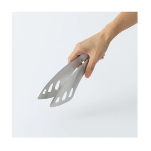 Pinzas de cocina de acero inoxidable para servir alimentos, para asar y servir carne a la parrilla, con un diseño elegante. - Product Image 5