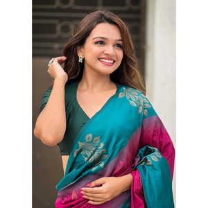 Sari en soie rose douce Elite Weaves avec bordure florale et contraste tissé Zari – Vêtements indiens et pakistanais - Product Image 3