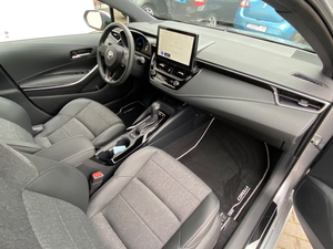 Toyota Corolla Touring Sports 1.8 Hybride HEV Team D, Berline Familiale Économe en Carburant, Importation Japonaise, Faible Kilométrage - Product Image 4