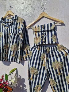 Conjunto de Pijama de Algodón Hecho a Mano: Ropa de Dormir Boho con Estampado de Bloques y Bolsa - Product Image 4
