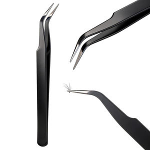 Pince à épiler de précision en acier inoxydable noir mat, courbée à 45 degrés, antidérapante et antistatique, pour extensions de cils - Product Image 1
