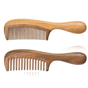 Peine de pelo con mango de madera hecho a mano único para uso en Salón de la India, peine de madera al por mayor para uso comercial a la venta a granel - Product Image 1