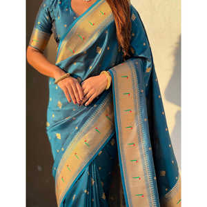Sari Paithani bleu paon avec détails tissés en zari, vêtements indiens et pakistanais - Product Image 3