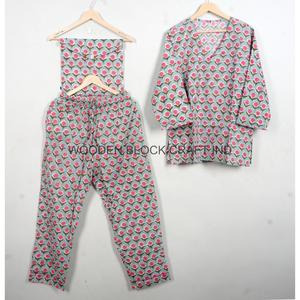 Ensemble de pyjama pour femmes en coton 100% à imprimé floral, col en V, manches longues, pantalon long, doux, respirant, lavable en machine - Product Image 6