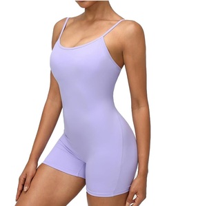 Body de yoga de cuello alto para mujer, mono sin costuras para gimnasio, espalda con abertura, sin mangas, de elastano y poliéster, con cintura cruzada y efecto moldeador. - Product Image 3