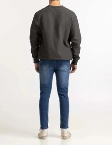 เสื้อสเวตเชิ้ตคอกลมผู้ชาย ผ้าโพลีเอสเตอร์/คอตตอนฟลีซ หนัก 280 กรัม ปักโลโก้ตามสั่ง กันลม ระบายอากาศได้ดี เหมาะสำหรับฤดูหนาว - Product Image 3